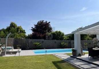 MODERN, MIT POOL UND GARTEN