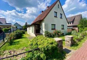 IDYLLISCHES ZUHAUSE MIT GRÜNEM PARADIES