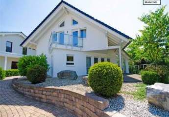 Ein/Mehrfamilienhaus in 35796 Weinbach, Oberstr.