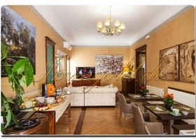 Immogold, großzügige, luxuriöse Wohnung, in einem Jugendstil-Palazzo