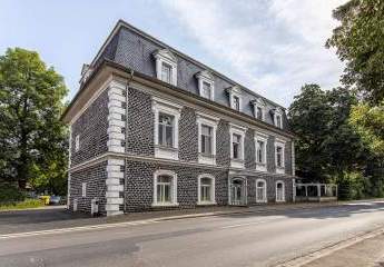 Schloss Loshausen | Historisches Mehrfamilienhaus mit 16 Wohneinheiten