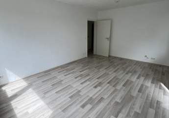 Attraktive renovierte 3 Zimmer Wohnung im 2.OG - Balkon für maximal 3 Personen