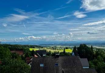 Traumhafter Fernblick auf den See und die Alpen!  Ein Landhaus möchte wach geküsst werden