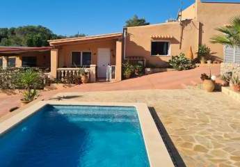 Einzigartiges Immobilienangebot in Porto Cristo mit 2 Fincas, 3 Wohnungen und 2 Gartenhäuschen