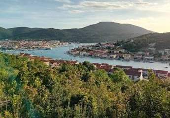 Baugrundstück mit schönem Stadt- und Meerblick