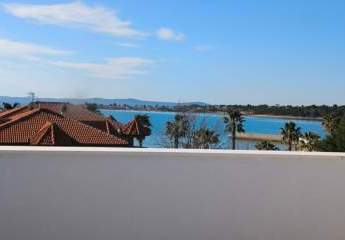 Modernes Neubau-Appartement nahe dem Strand mit Dachterrasse und Panorama-Meerblick