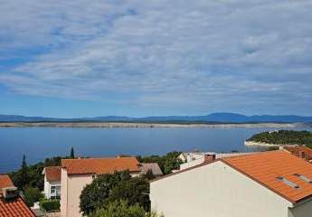 Wohnung auf zwei Etagen mit schönem Meerblick und Garten