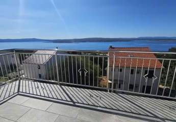 Dachgeschosswohnung mit Panorama-Meerblick