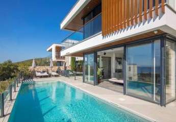 Moderne Villa mit Pool, Meerblick und Garage