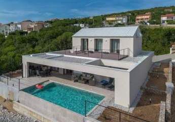 Moderne Villa mit Pool und schönem Meerblick