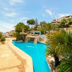 Großzügiges 3 Schlafzimmer Apartment in einer mediterranen Pool-Wohnanlage in Costa de la Calma