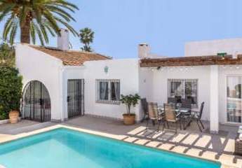 Ibiza Style Villa mit Ferienvermietungslizenz in Sol de Mallorca zu verkaufen