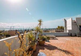 Mallorca einzigartiges Penthouse in bester Lage von Santa Catalina mit Blick über das Meer und Gebirge