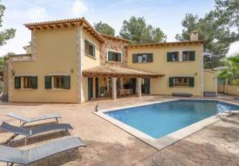 Mediterrane Villa in El Toro mit Pool, Privatsphäre und Blick auf die Berge