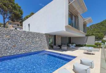 Elegante Villa in Cala Llamp mit Meerblick und  Pool in exklusiver Anlage