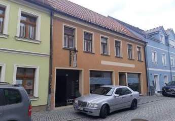 Mehrfamilienhaus mit Gewerbe in Zentrale Lage