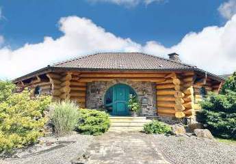 Freistehendes Architekten-Blockhaus mit Jakuzzi an der Mosel: Absolute Erholung! Über 180 m2 Fläche.