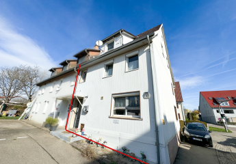 Doppelhaushälfte mit großem Grundstück, Garage  und Ausbaupotenzial