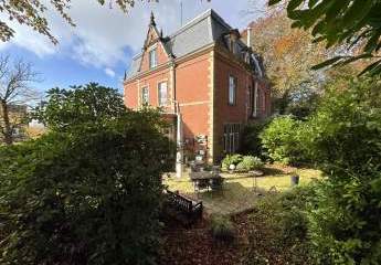 Historische Eleganz in Remscheid - Denkmalgeschützte Villa als Restaurant und Zuhause