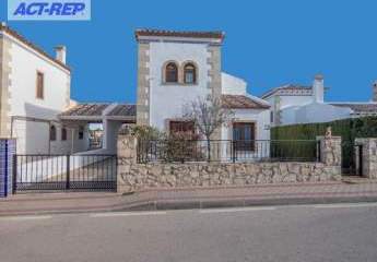 Attraktive Villa im Ibiza Style in bester Lage