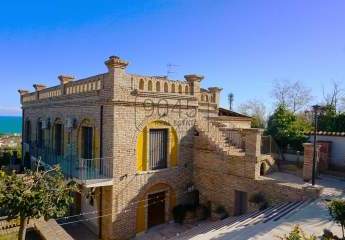 Einzigartige Villa mit Meerblick und fussläufig zum Strand in Tortoreto Lido - Abruzzen