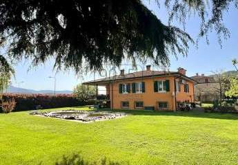 Ferienhaus mit Pool und Baureserve in Costermano del Garda - Gardasee