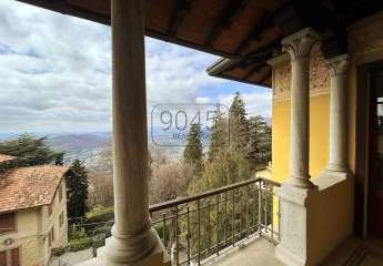 Historisch restaurierte Villa in Brunate am Comer See - Lombardei