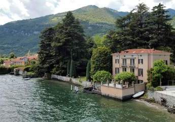 Anwesen mit Park direkt am See und mit eigenem Steg in Lenno - Comersee