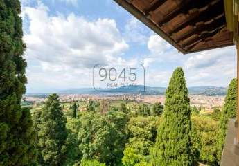 Secret Sale: Historische Villa in der Nähe vom "Piazzale Michelangelo