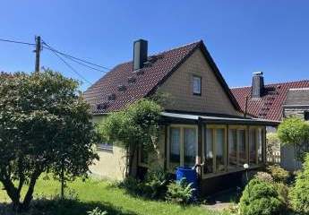 Kleines EFH zum Selbstausbau mit Garage, Wintergarten und schönem Garten zum Toppreis in guter Lage!