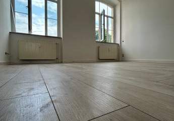 Erstbezug nach San.! Große 5-Zi. Loft mit Tageslichtbad, Wohnküche und Riesenloggia in ruhiger Lage!