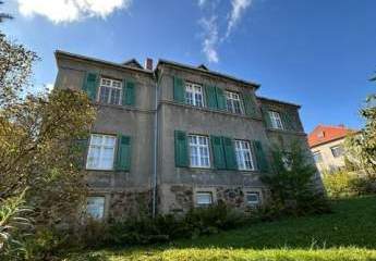 Repräsentative Villa mit Stadtblick ins Muldental, großem Garten und Garage - Sanierungsobjekt