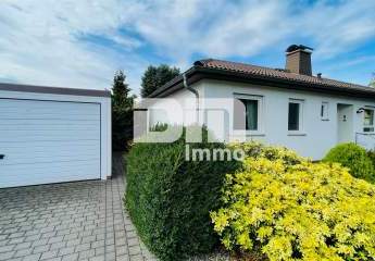 Traumhaft schöner gepflegter Bungalow in hervorragender Lage mit Terrasse und großem Garten