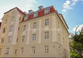 Elegante 4,5 Zimmer Eigentumswohnung im Stil der Gründerzeit - Regensburg "Innerer Osten"