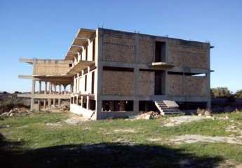 Kreta, Chorafakia: Hotel in Strandnähe - Rohbau - zu verkaufen