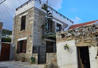 Kreta, Voulismeni: Steinhaus mit Innenhof, Balkon und Dachterrasse mit Panoramablick zu verkaufen