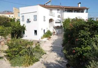 Kreta - Zweistöckiges Haus mit Gästezimmer zum Verkauf in Kato Poros