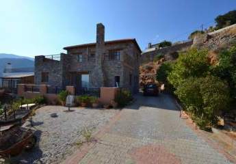 Kreta, Elounda: Atemberaubendes Steinhaus mit toller Aussicht zu verkaufen