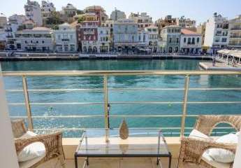 Kreta, Agios Nikolaos: Elegantes Apartment mit Blick auf den alten Hafen zu verkaufen