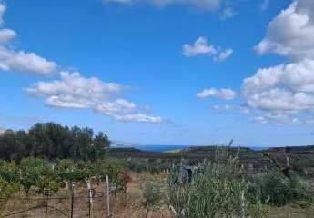 Kreta, Elliniko: Grundstück mit Meerblick und hohen Baurechten zu verkaufen