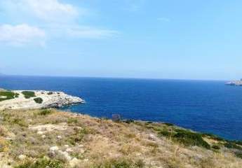 Zum Verkauf auf Kreta: Ausgezeichnetes Grundstück am Meer im Dorf Plaka