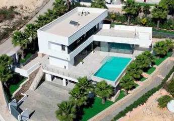 Moderne, aufregende Architektur Villa in exponierter Lage von Javea mit Vermietungslizenz