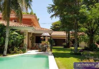 Große Villa mit Pool in Asuncion