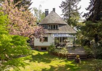 Einfamilienhaus in Zehlendorf – Ihr Rückzugsort im Grünen mit romantischem Garten