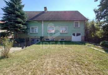 Gyor, Ménfocsanak, Komitat Gyor-Moson-Sopron, Ungarn, Familienhaus mit 2722 qm Grundstück zu verkaufen.