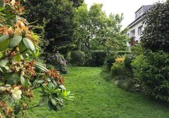 Zweiparteienhaus: Südlage, Balkon, Garten, Garage