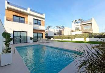 Villa gelegen in Benijòfar an der Costa Blanca Süd ausgestattet mit 3 Schlafzimmer Und 3 Badezimmer, Pool und Parkplatz