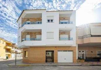 Apartment mit Terrasse gelegen in Jacarilla an der Costa Blanca Süd ausgestattet mit 3 Schlafzimmern und 2 Badezimmern