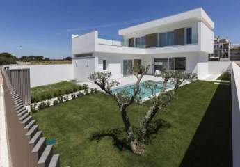 Villa gelegen in Santiago de la Ribera an der Costa Cálida (Murcia) ausgestattet mit 3 Schlafzimmer und 3 Badezimmer, Pool, Carport