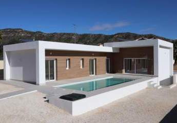 Villa gelegen in La Romana an der Costa Blanca Süd ausgestattet mit 3 Schlafzimmer und 2 Badezimmer, Pool, Carport